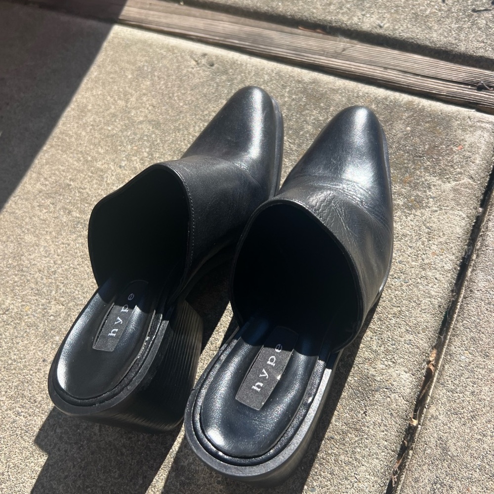Hype Leather Mules size 7.5